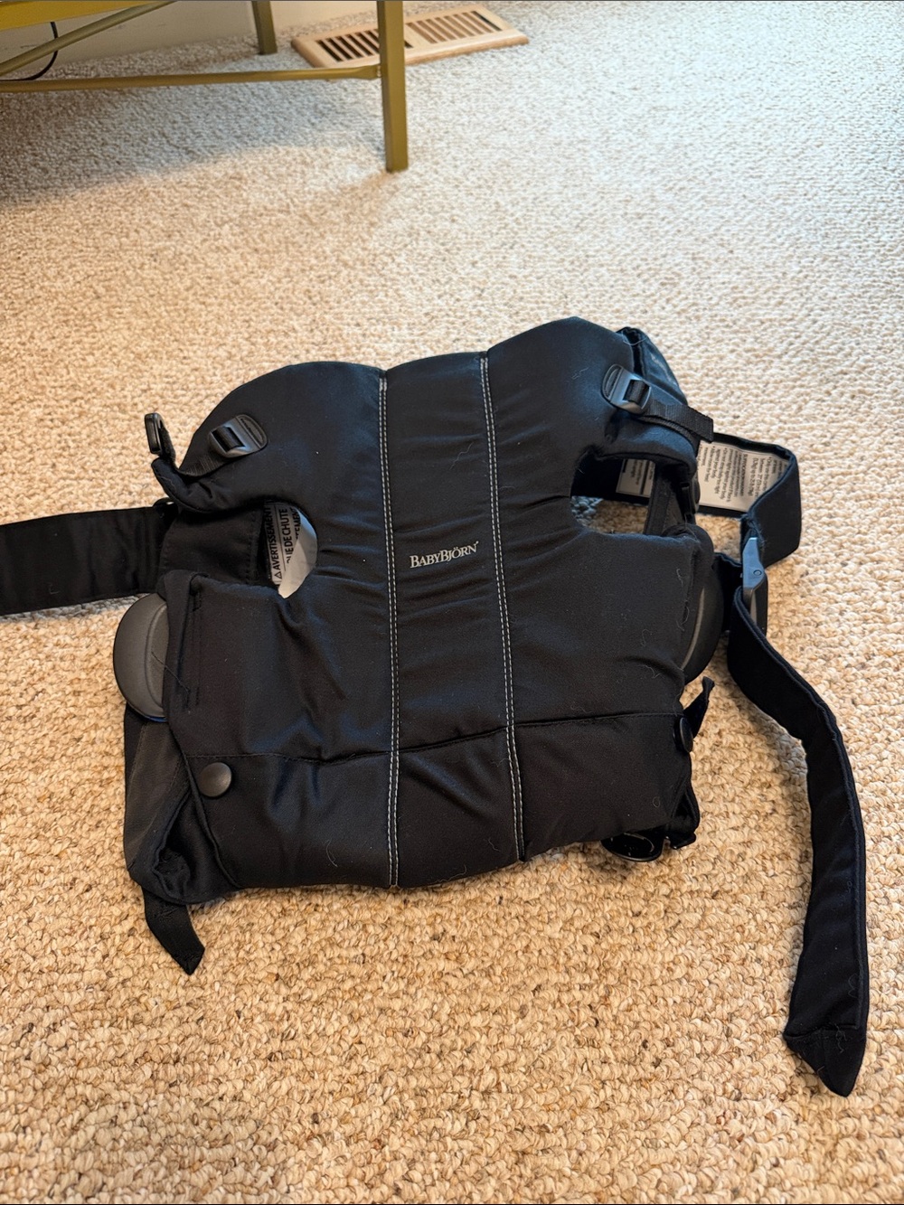 Black Carrier – Comfortable Hands-Free Wear